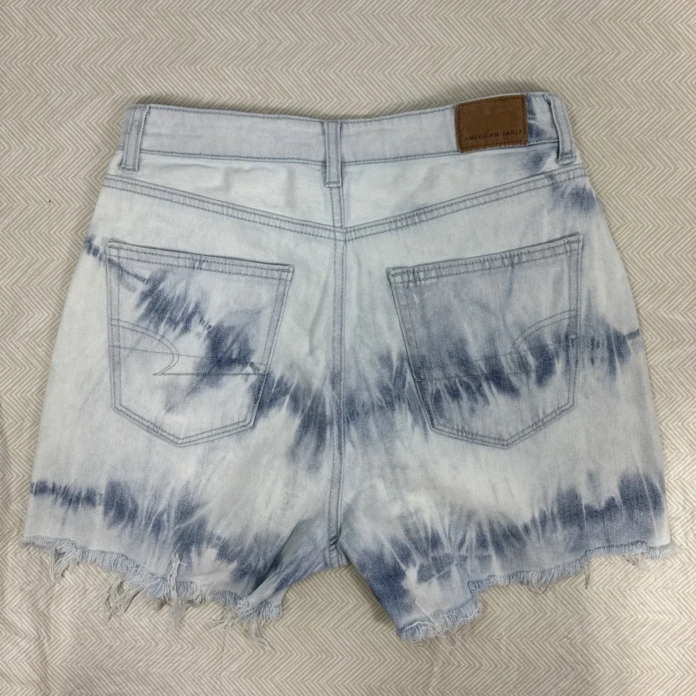 American Eagle Mom Shorts Womens 2 Stretch Denim Distressed High‎ Rise W26xL4